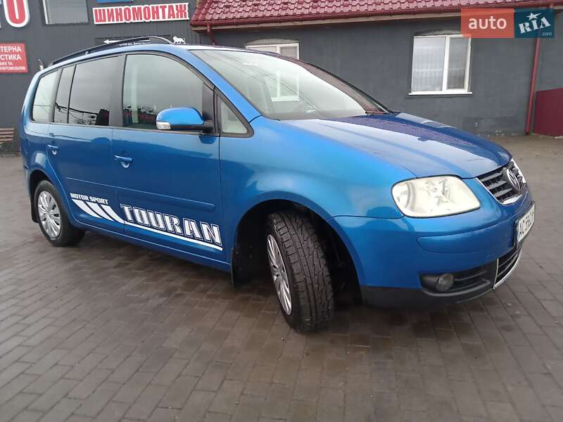 Минивэн Volkswagen Touran 2003 в Горохове