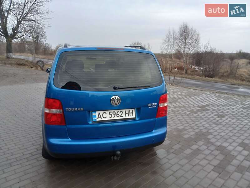 Минивэн Volkswagen Touran 2003 в Горохове