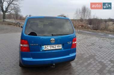 Минивэн Volkswagen Touran 2003 в 
