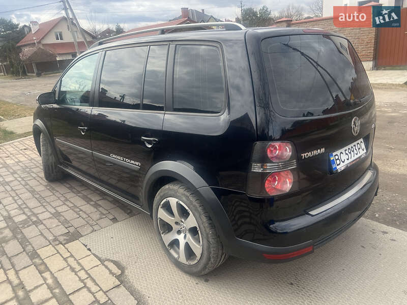 Минивэн Volkswagen Touran 2008 в 