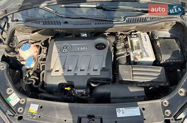 Минивэн Volkswagen Touran 2015 в 