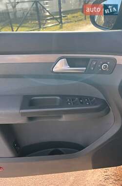 Минивэн Volkswagen Touran 2015 в 