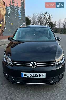 Минивэн Volkswagen Touran 2015 в 