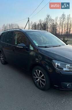 Минивэн Volkswagen Touran 2015 в 
