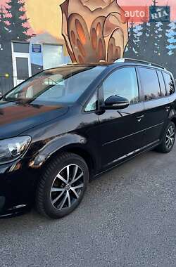 Минивэн Volkswagen Touran 2015 в 