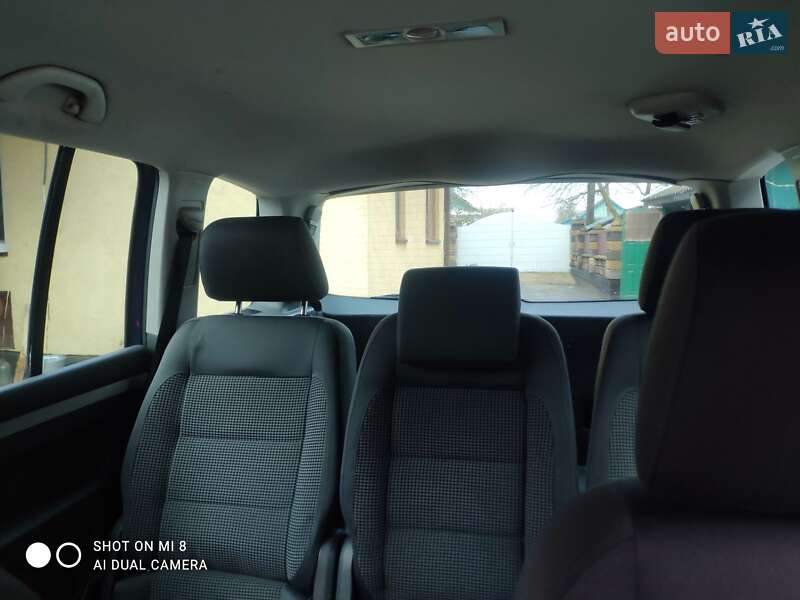 Минивэн Volkswagen Touran 2003 в Березному