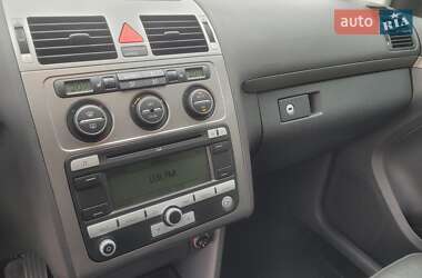 Минивэн Volkswagen Touran 2009 в 