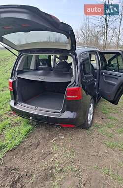 Минивэн Volkswagen Touran 2013 в 