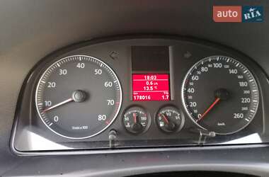 Минивэн Volkswagen Touran 2004 в 