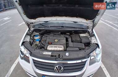Минивэн Volkswagen Touran 2010 в 