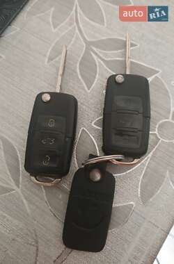 Минивэн Volkswagen Touran 2010 в 