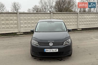 Минивэн Volkswagen Touran 2015 в 