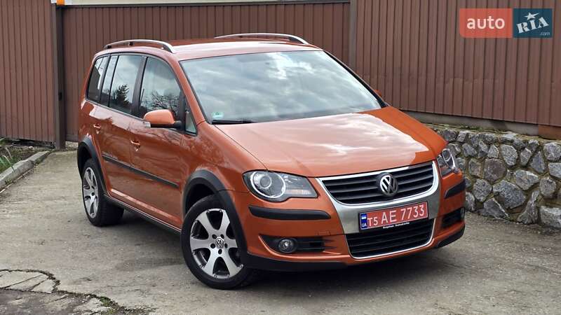 Мінівен Volkswagen Touran 2008 в Полтаві