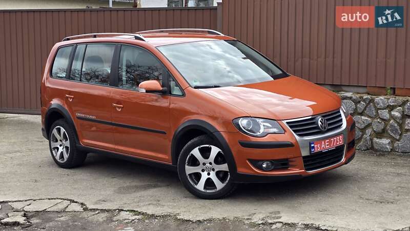 Мінівен Volkswagen Touran 2008 в Полтаві
