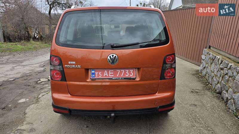 Мінівен Volkswagen Touran 2008 в Полтаві