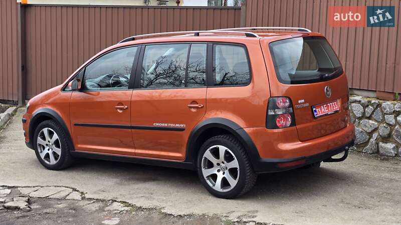 Мінівен Volkswagen Touran 2008 в Полтаві