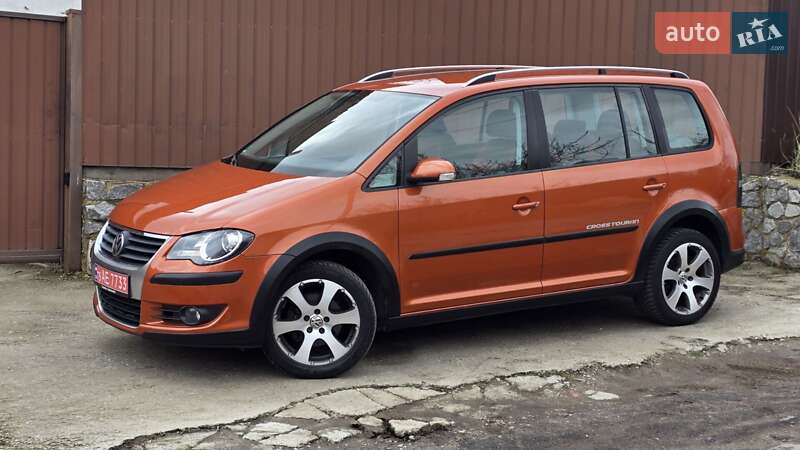 Мінівен Volkswagen Touran 2008 в Полтаві