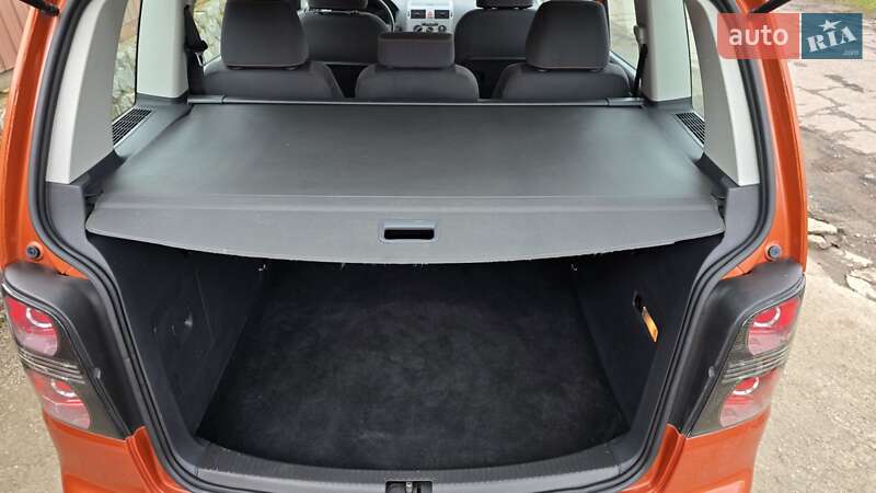 Мінівен Volkswagen Touran 2008 в Полтаві