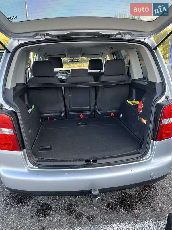 Мінівен Volkswagen Touran 2006 в Олександрії фото 7 Мінівен Volkswagen Touran 2006 в Олександрії