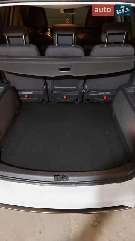 Мінівен Volkswagen Touran 2014 в Ужгороді