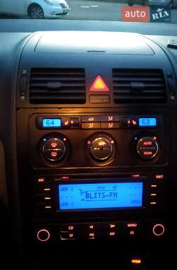 Минивэн Volkswagen Touran 2005 в 