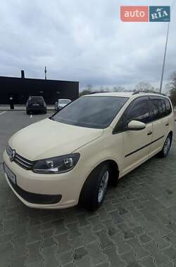 Мінівен Volkswagen Touran 2011 в 