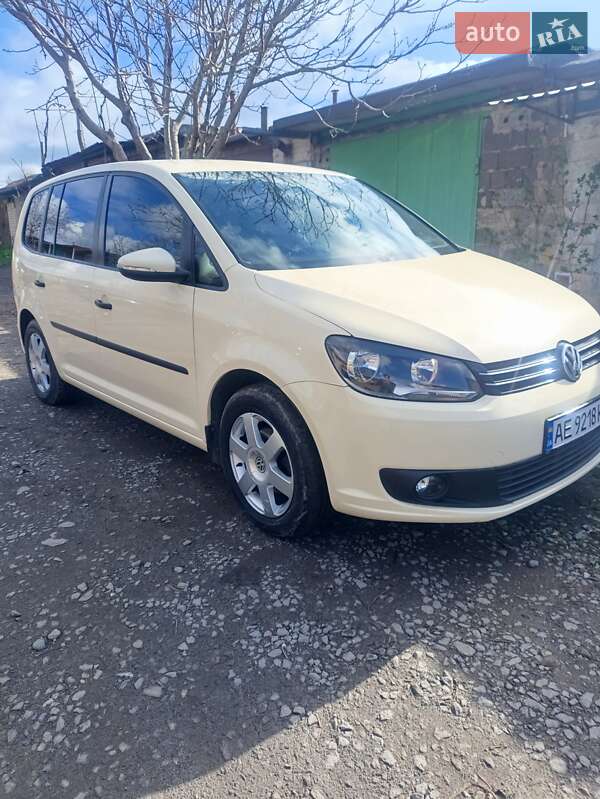 Минивэн Volkswagen Touran 2013 в Кривом Роге