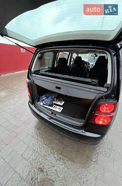 Минивэн Volkswagen Touran 2007 в 