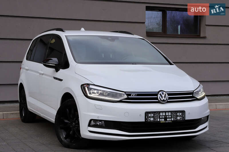 Микровэн Volkswagen Touran 2017 в Дрогобыче