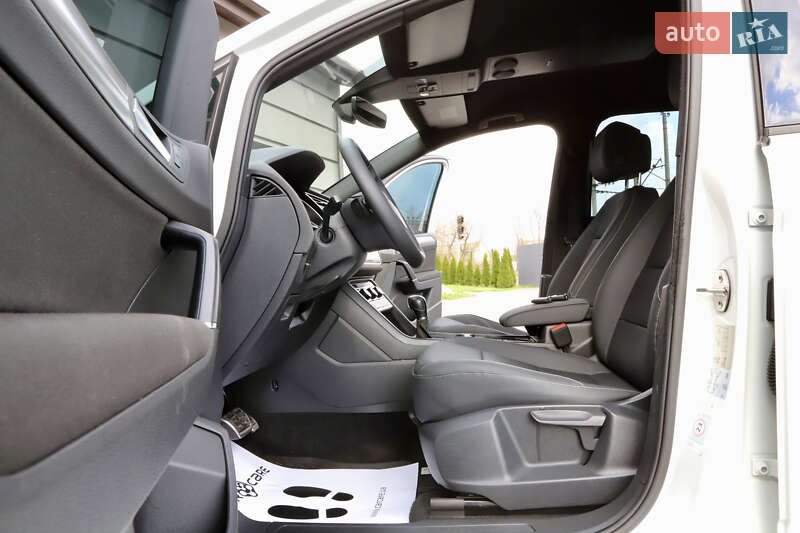 Микровэн Volkswagen Touran 2017 в Дрогобыче