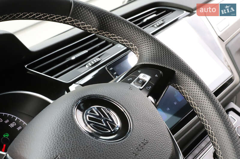 Микровэн Volkswagen Touran 2017 в Дрогобыче