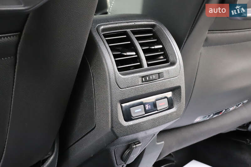 Микровэн Volkswagen Touran 2017 в Дрогобыче