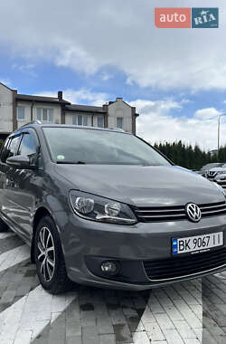 Минивэн Volkswagen Touran 2015 в 