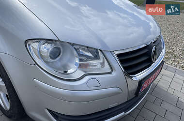 Минивэн Volkswagen Touran 2009 в 