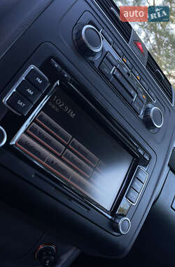Минивэн Volkswagen Touran 2010 в 