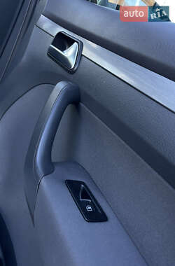 Минивэн Volkswagen Touran 2010 в 