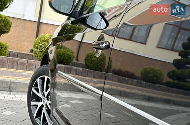 Минивэн Volkswagen Touran 2011 в 