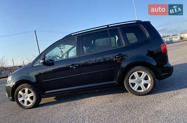 Мінівен Volkswagen Touran 2010 в 