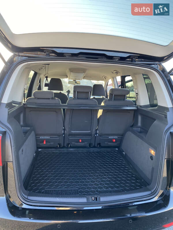 Минивэн Volkswagen Touran 2010 в Киеве фото 18 Минивэн Volkswagen Touran 2010 в Киеве