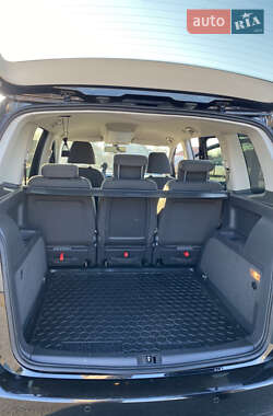 Мінівен Volkswagen Touran 2010 в 