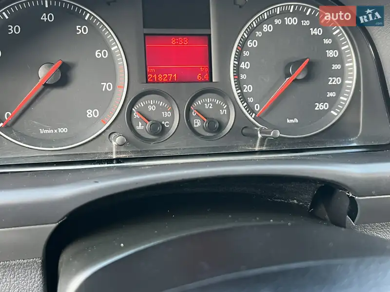 Минивэн Volkswagen Touran 2006 в 