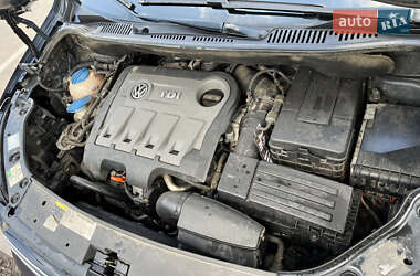 Минивэн Volkswagen Touran 2013 в 