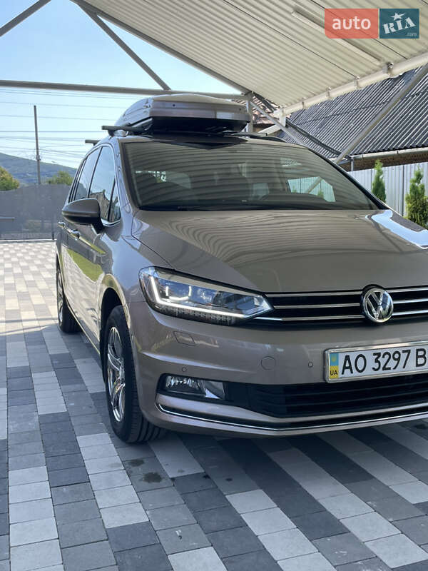 Микровэн Volkswagen Touran 2015 в Виноградове