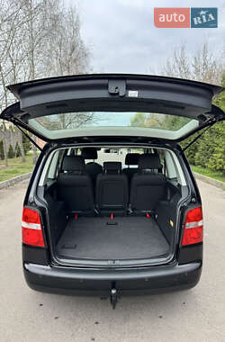 Мінівен Volkswagen Touran 2005 в 