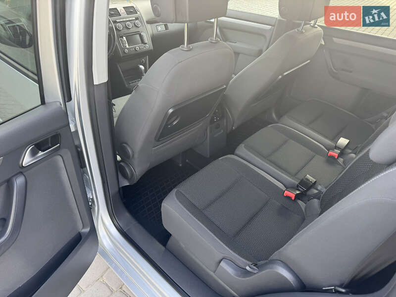 Минивэн Volkswagen Touran 2012 в Новой Ушице
