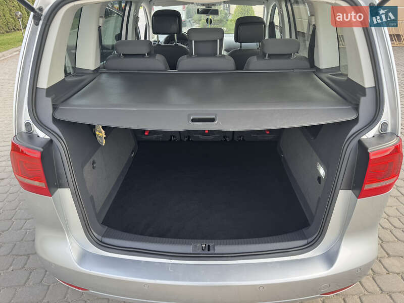 Минивэн Volkswagen Touran 2012 в Новой Ушице
