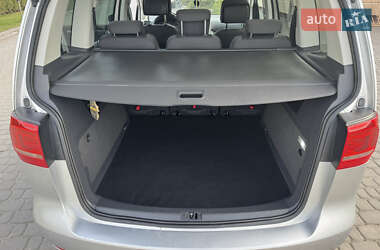 Мінівен Volkswagen Touran 2012 в 