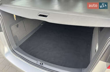Мінівен Volkswagen Touran 2012 в 