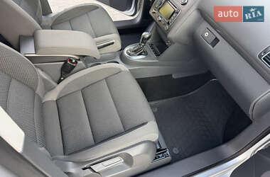 Мінівен Volkswagen Touran 2012 в 