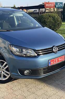 Мінівен Volkswagen Touran 2015 в 